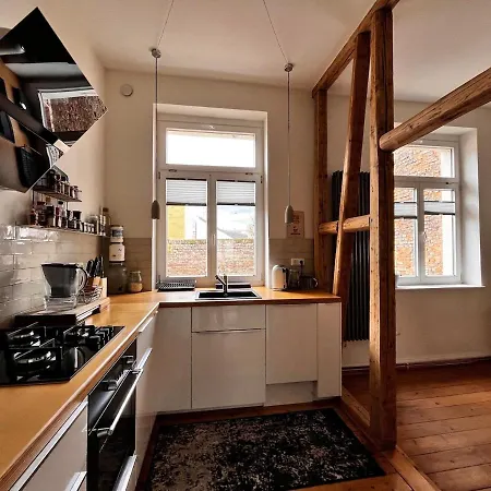 - Historic Charm Apartment