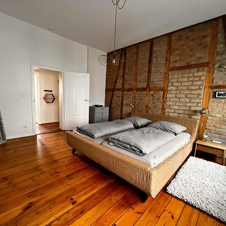 Apartment - Historic Charm